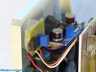 Alimentatore PS-305D: Regolatore di velocità termostatato per ventola di raffreddamento Versione 2.0
