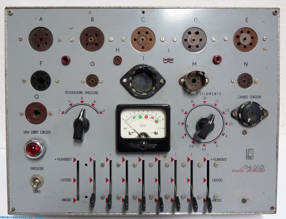 Prova Valvole scuola radio elettra - vista anteriore pannello di controllo