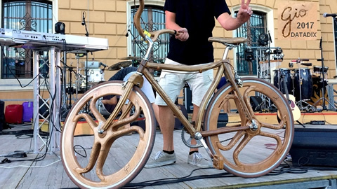 Dino Giulianelli, bicicletta in legno