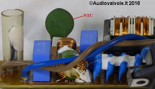 Termistore NTC in circuito di alimentatore