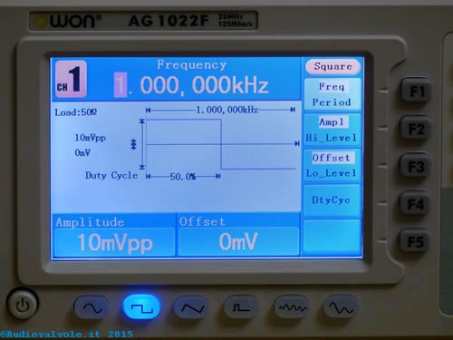 Generatore di funzioni con display lcd a colori