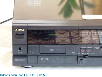 Registratore e riproduttore di cassette magnetiche o piastra di registrazione stereo