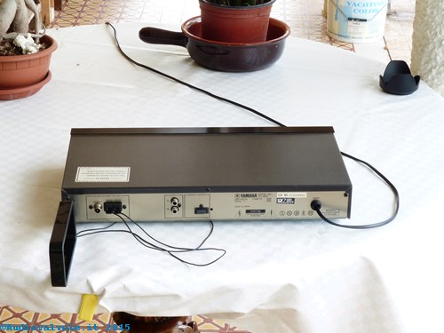 Esemplare di radio tuner stereo della fine degli anni '80 dotato di sintonia digitale