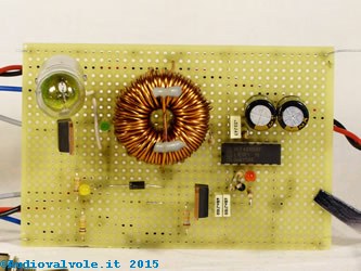 Desolfatatore gigapulse per la rigenerazione delle batterie piombo-acido o piombo-gel visto dal lato componenti
