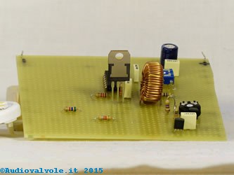 Circuito per lo spegnimento automatico con batteria scarica visto dal fianco