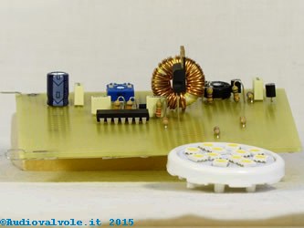Circuito per lo spegnimento automatico con batteria scarica visto dal fianco