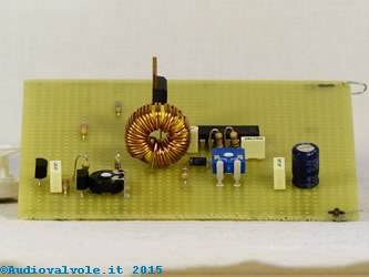 Circuito per lo spegnimento automatico con batteria scarica visto dal fianco