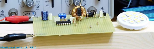Circuito per lo spegnimento automatico con batteria scarica per tensione sotto la soglia minima. I led sono spenti.