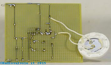 Insegna luminosa a led: circuito millefori del convertitore boost. Circuito visto da sotto.