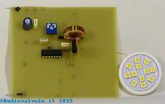 Insegna luminosa a led: circuito millefori del convertitore boost. Circuito visto da sopra.