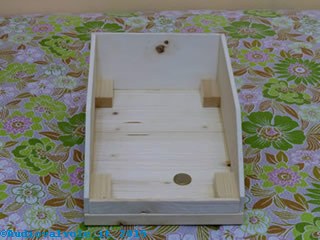 Alcune fasi della costruzione della scatola per lo spettrofotometro, realizzata in legno